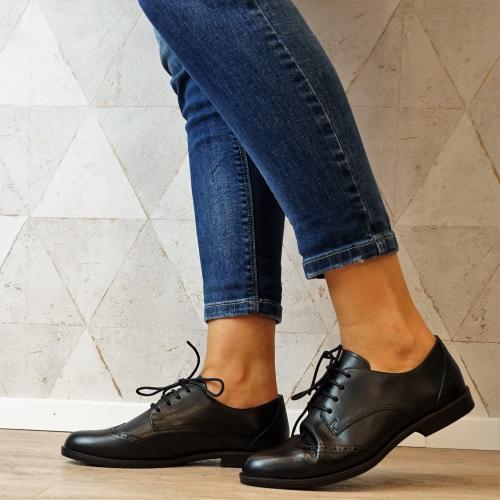 CAPRICE BLACK PATENT LEATHER SHOE WITH LACES